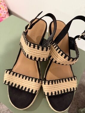 Old Navy Black and Natural Woven Platform Sandals